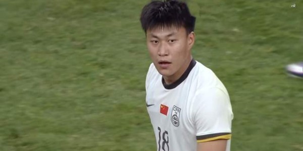 爱游戏体育-1-0，U23国足邀请赛不败收官，杜月徵轰出落叶球，越南队下脚太狠